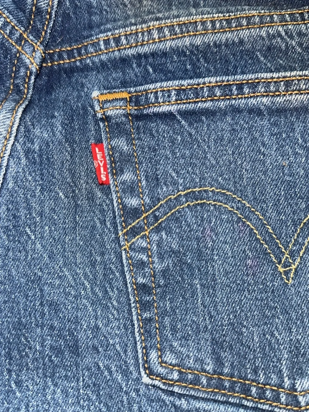 Women’s Levi’s 501s SZ 26x26